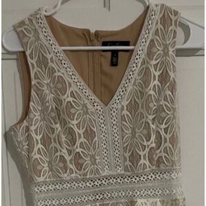 Jessica Simpson Beige/White dress size 4, super cute